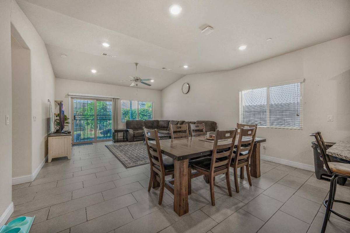 House for rent at 5432 W Lamona Ave, Fresno, CA 93722