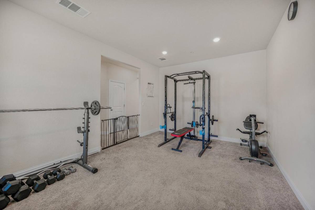 House for rent at 5432 W Lamona Ave, Fresno, CA 93722