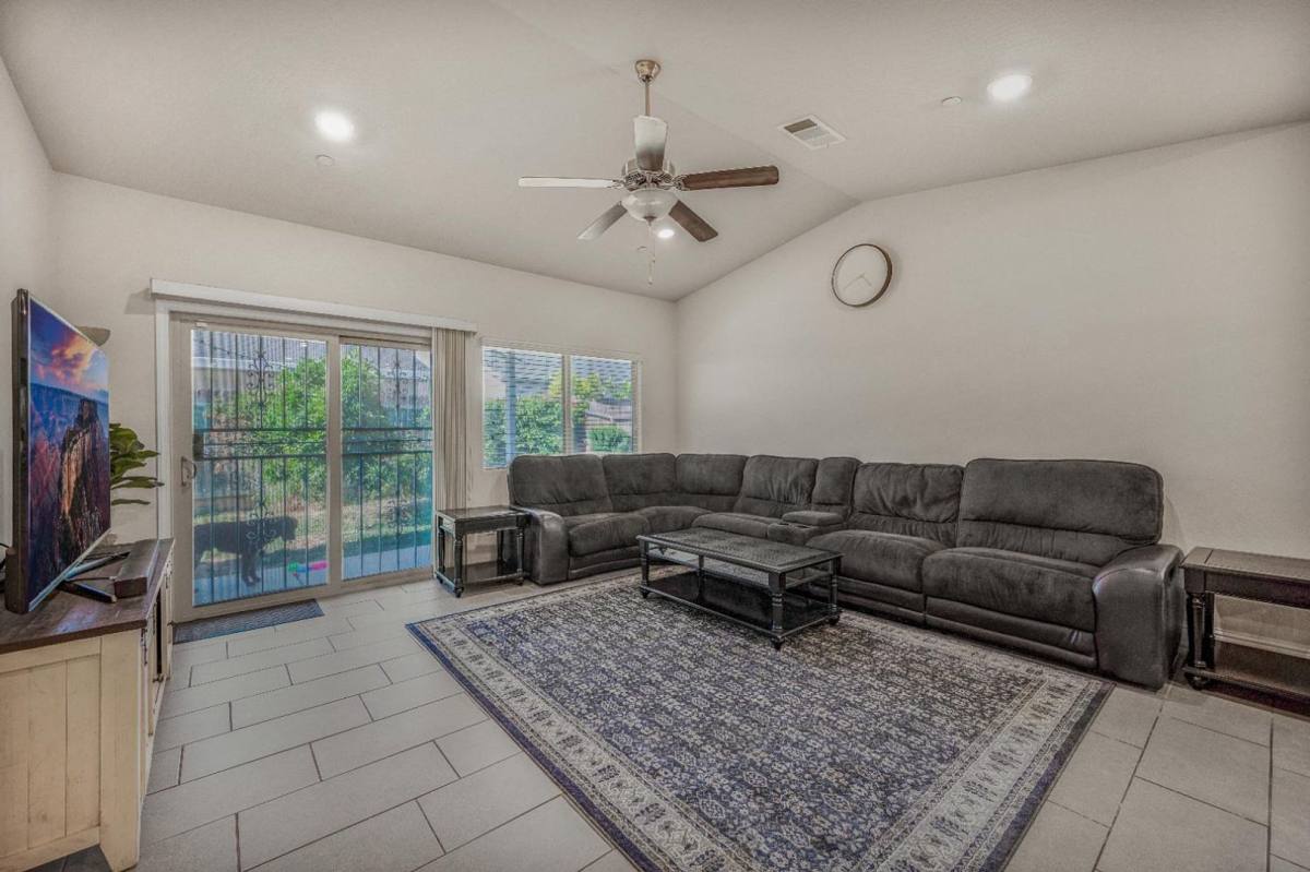 House for rent at 5432 W Lamona Ave, Fresno, CA 93722