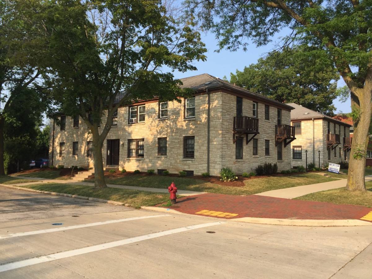 Apartment for rent at 1550-52 E Capitol Dr, Milwaukee, WI 53211