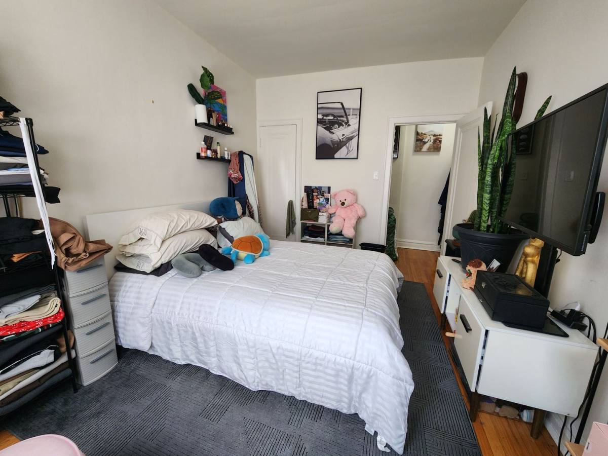 Apartment for rent at 5358 N Kimball Ave #1, Chicago, IL 60625