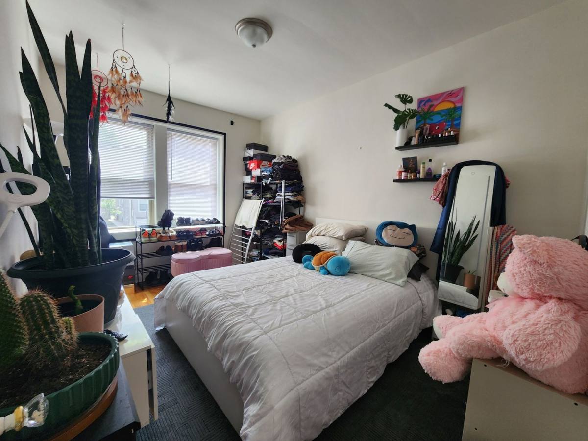 Apartment for rent at 5358 N Kimball Ave #1, Chicago, IL 60625