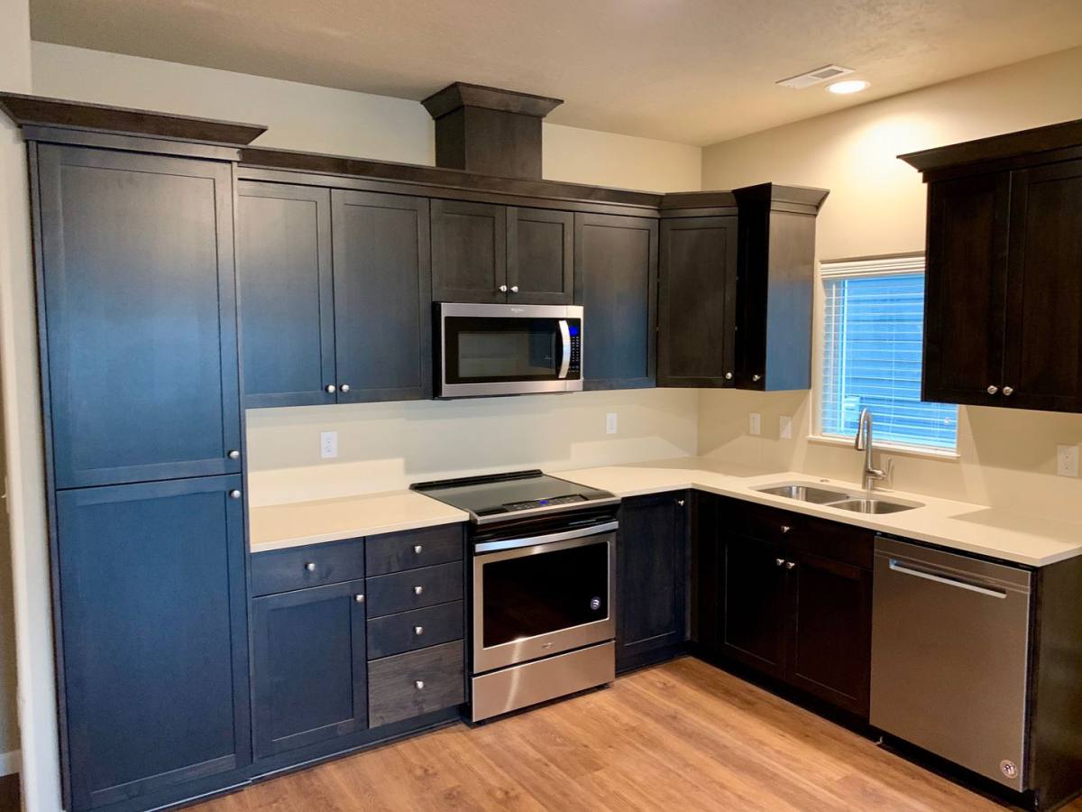 Townhouse for rent at 839 Water Ave NE, Albany, OR 97321
