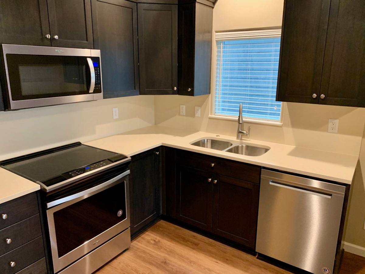 Townhouse for rent at 839 Water Ave NE, Albany, OR 97321