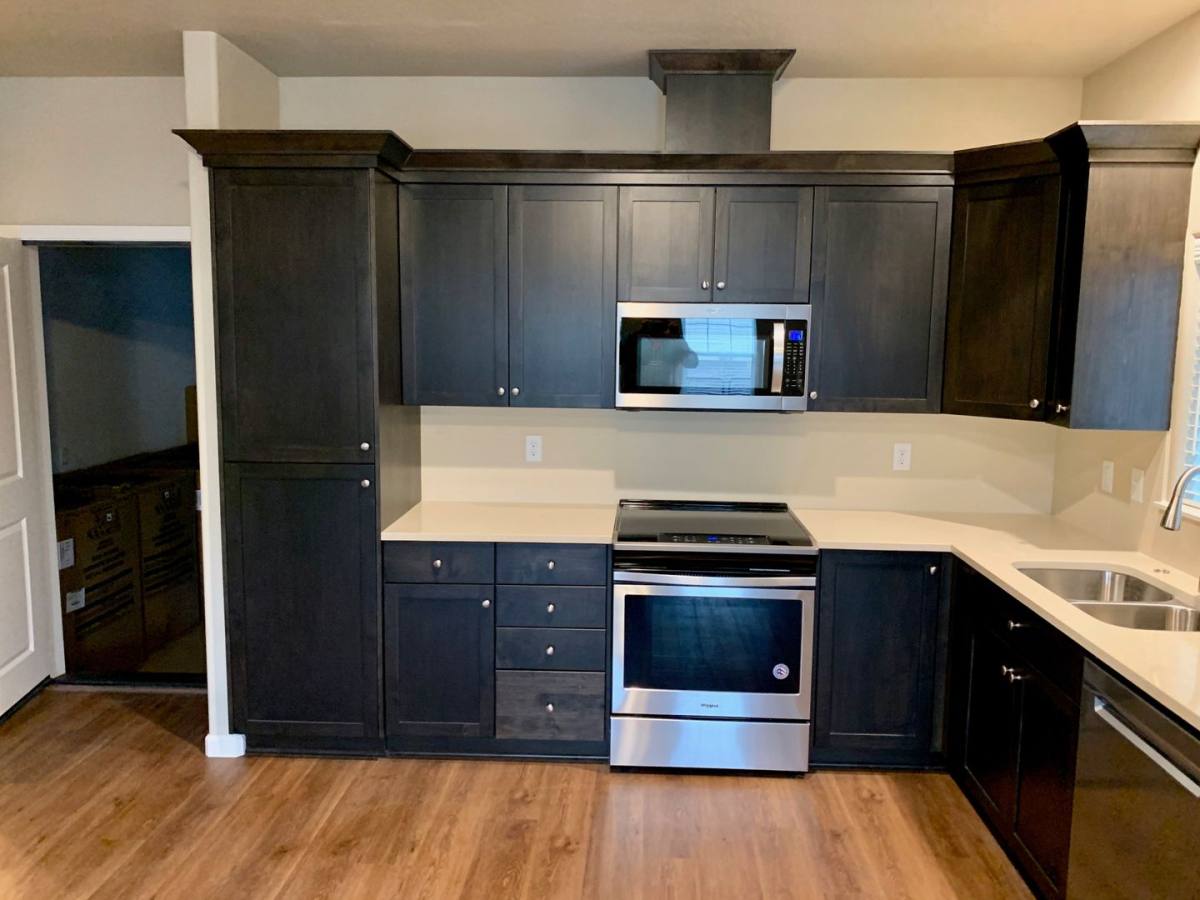 Townhouse for rent at 839 Water Ave NE, Albany, OR 97321