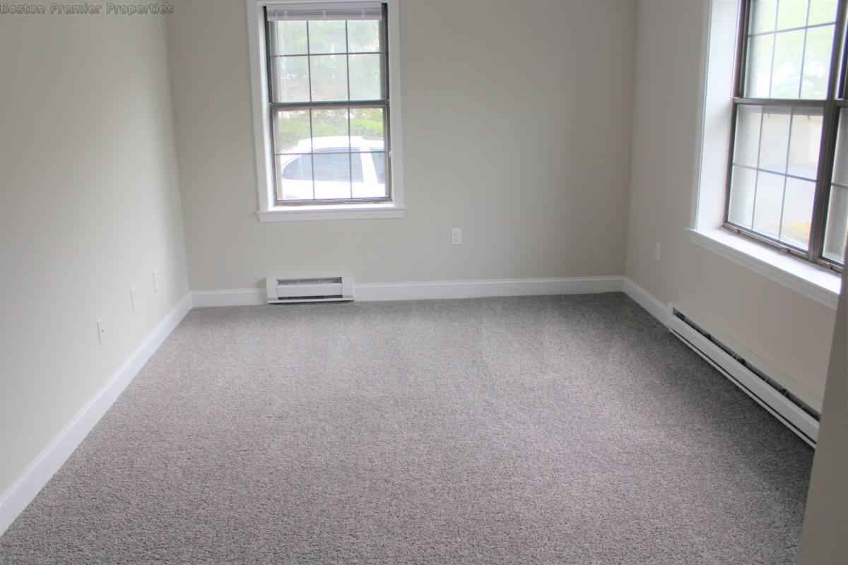 House for rent at 52 S Walnut St #4, Quincy, MA 02169