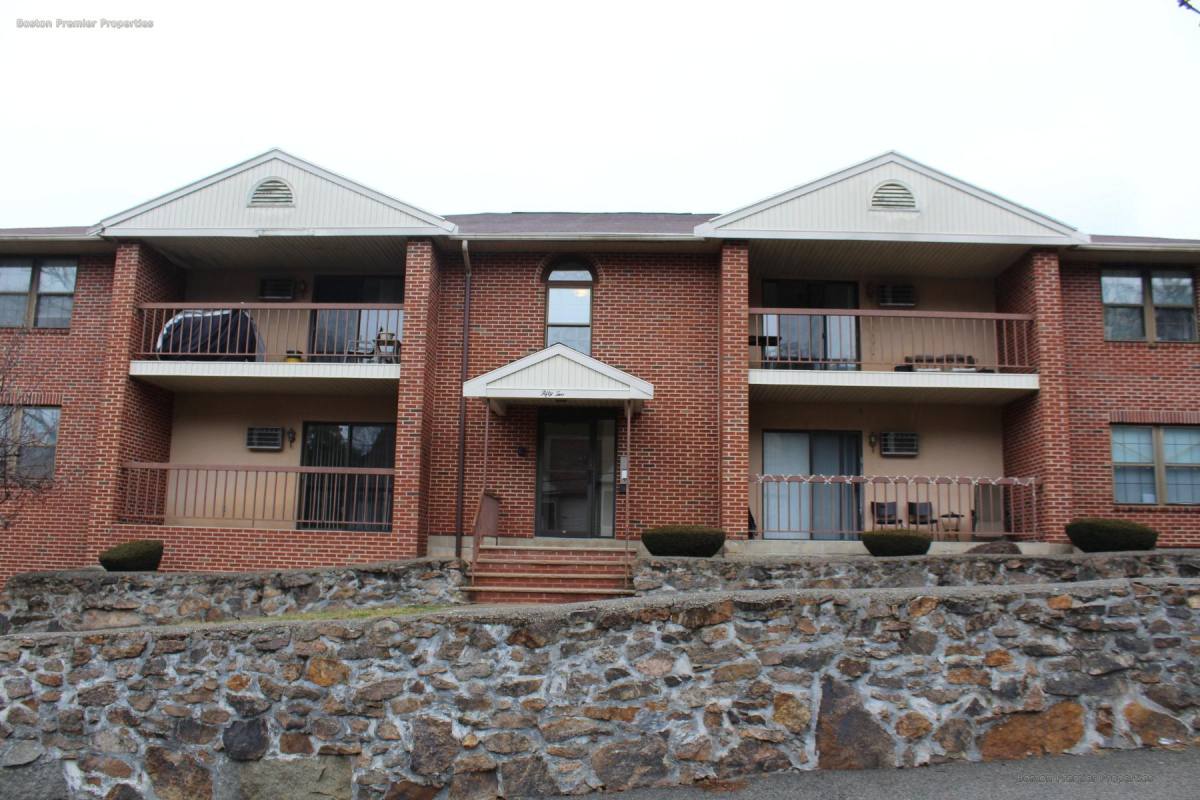 House for rent at 52 S Walnut St #4, Quincy, MA 02169