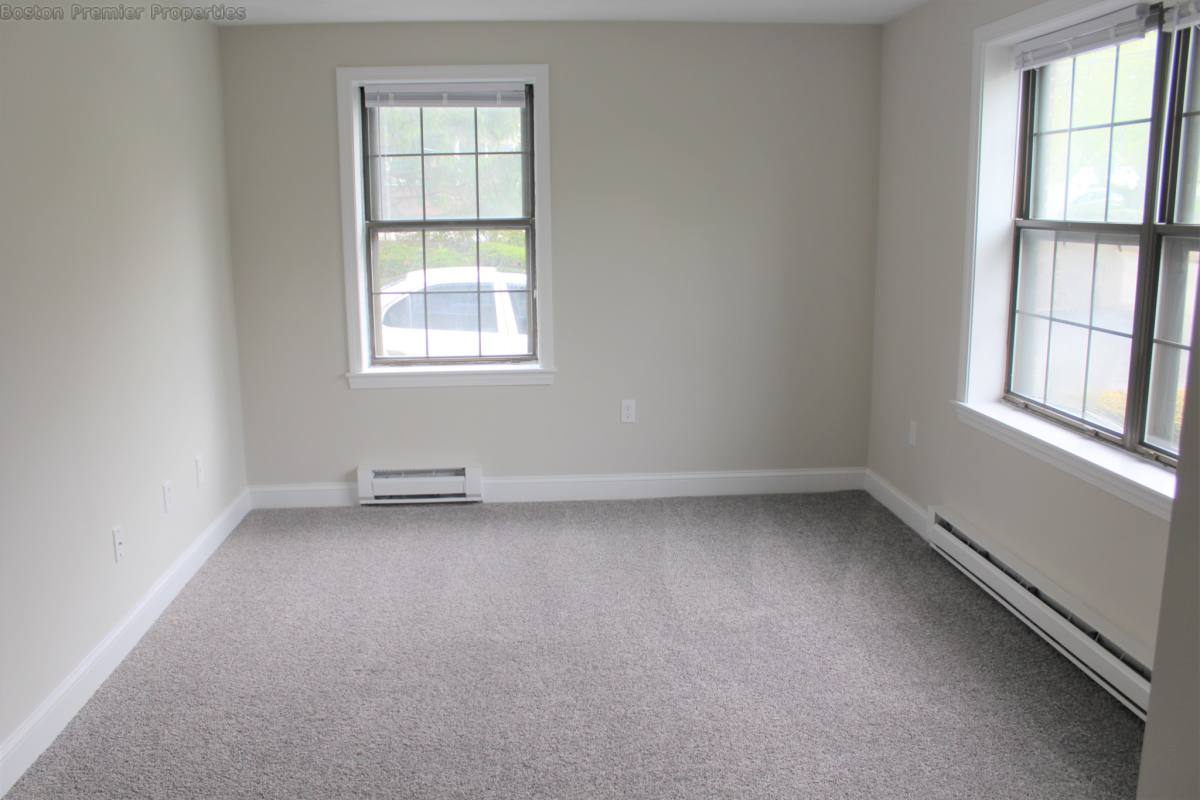 House for rent at 52 S Walnut St #4, Quincy, MA 02169