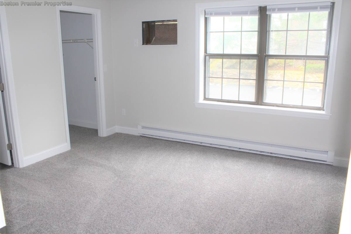 House for rent at 52 S Walnut St #4, Quincy, MA 02169