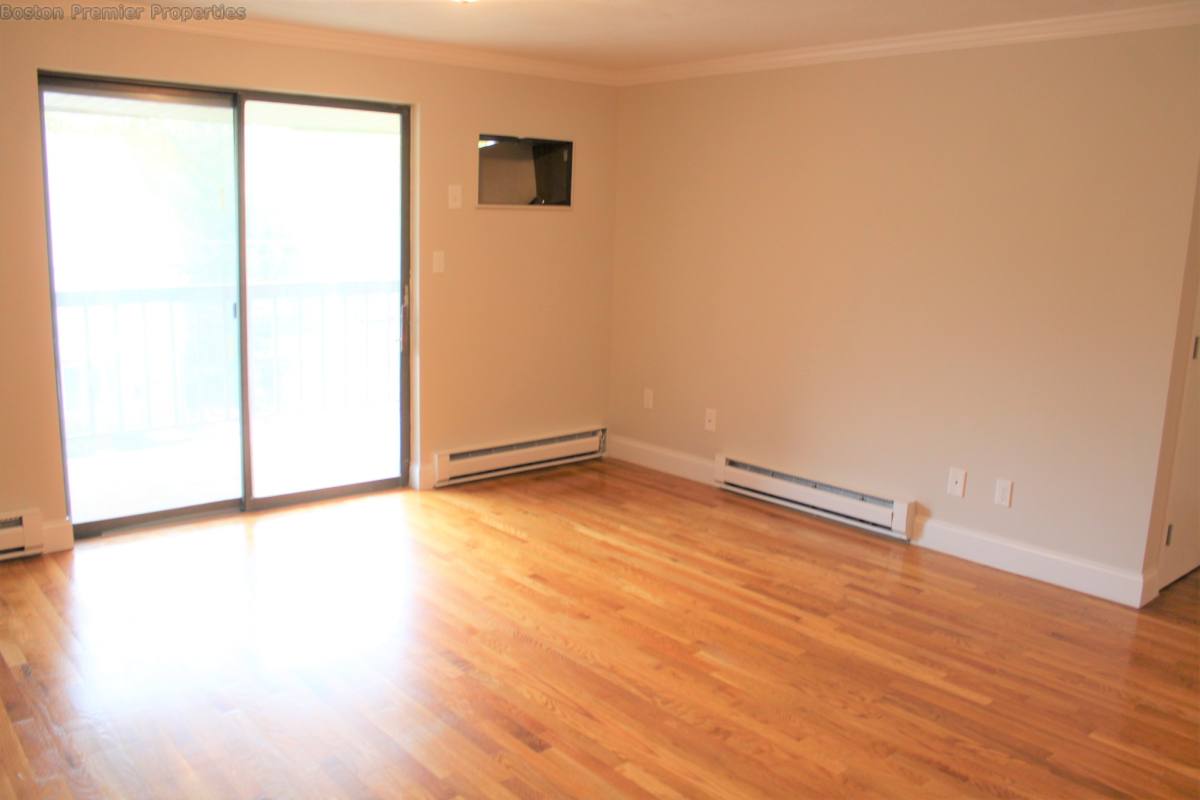 House for rent at 52 S Walnut St #4, Quincy, MA 02169