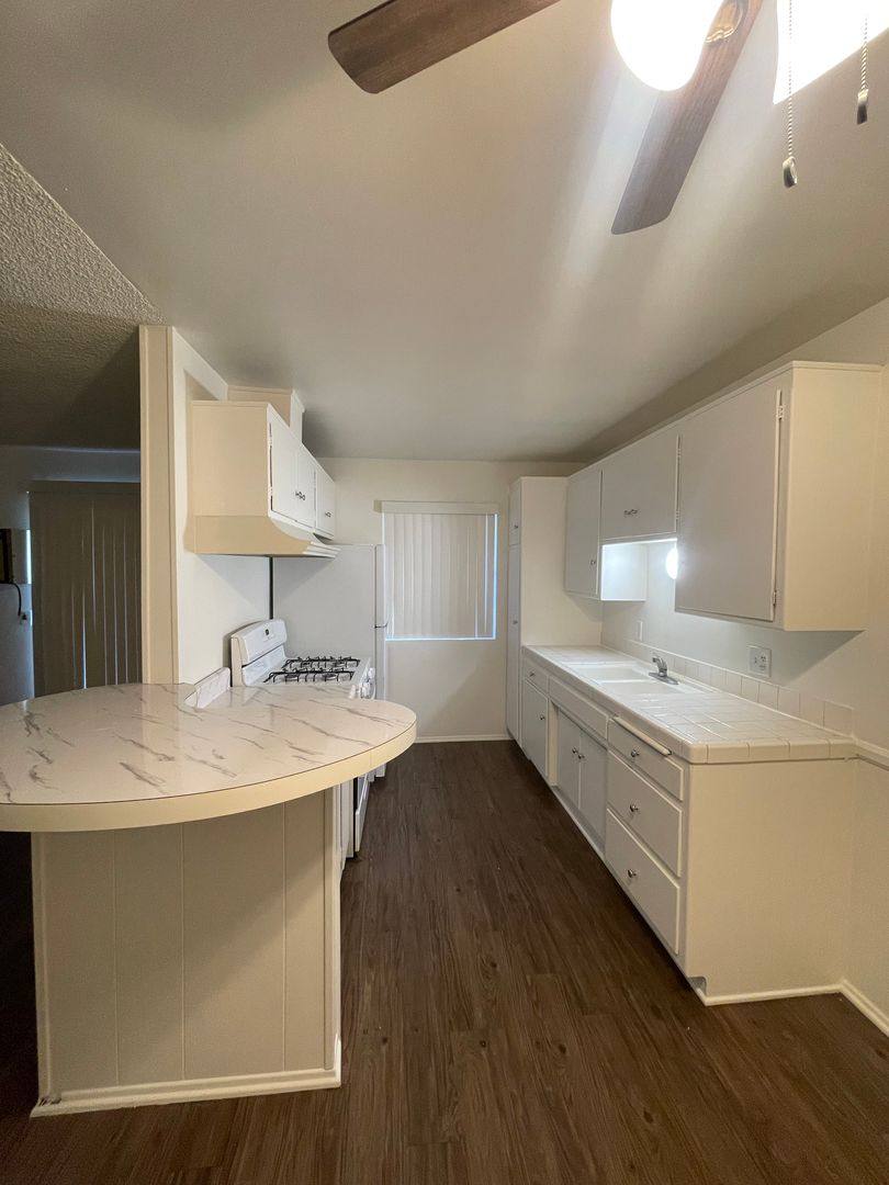 35 Esperanza Ave, Long Beach, CA 90802 - Apartment for Rent