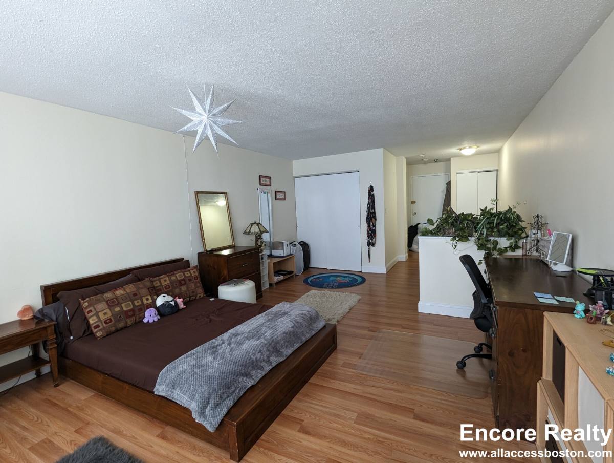 Apartment for rent at 1078 Boylston St #2, Boston, MA 02115