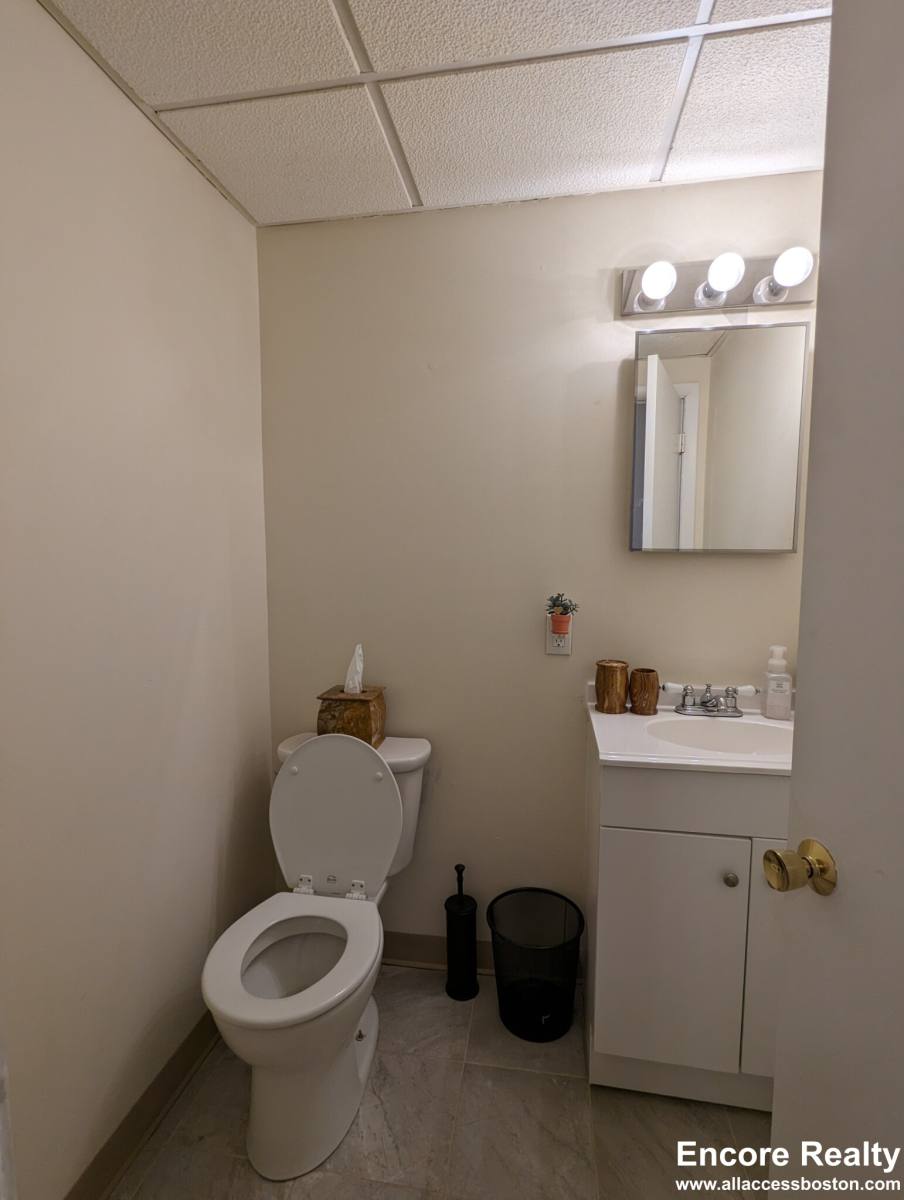 Apartment for rent at 1078 Boylston St #2, Boston, MA 02115