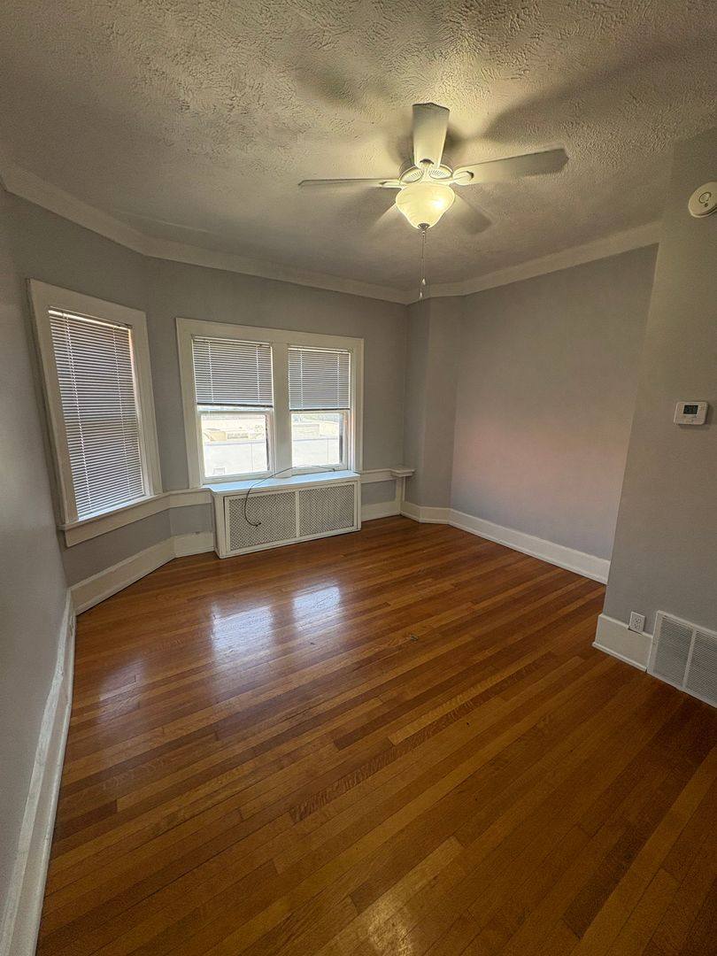 Apartment for rent at 307 S 39th St, Omaha, NE 68131