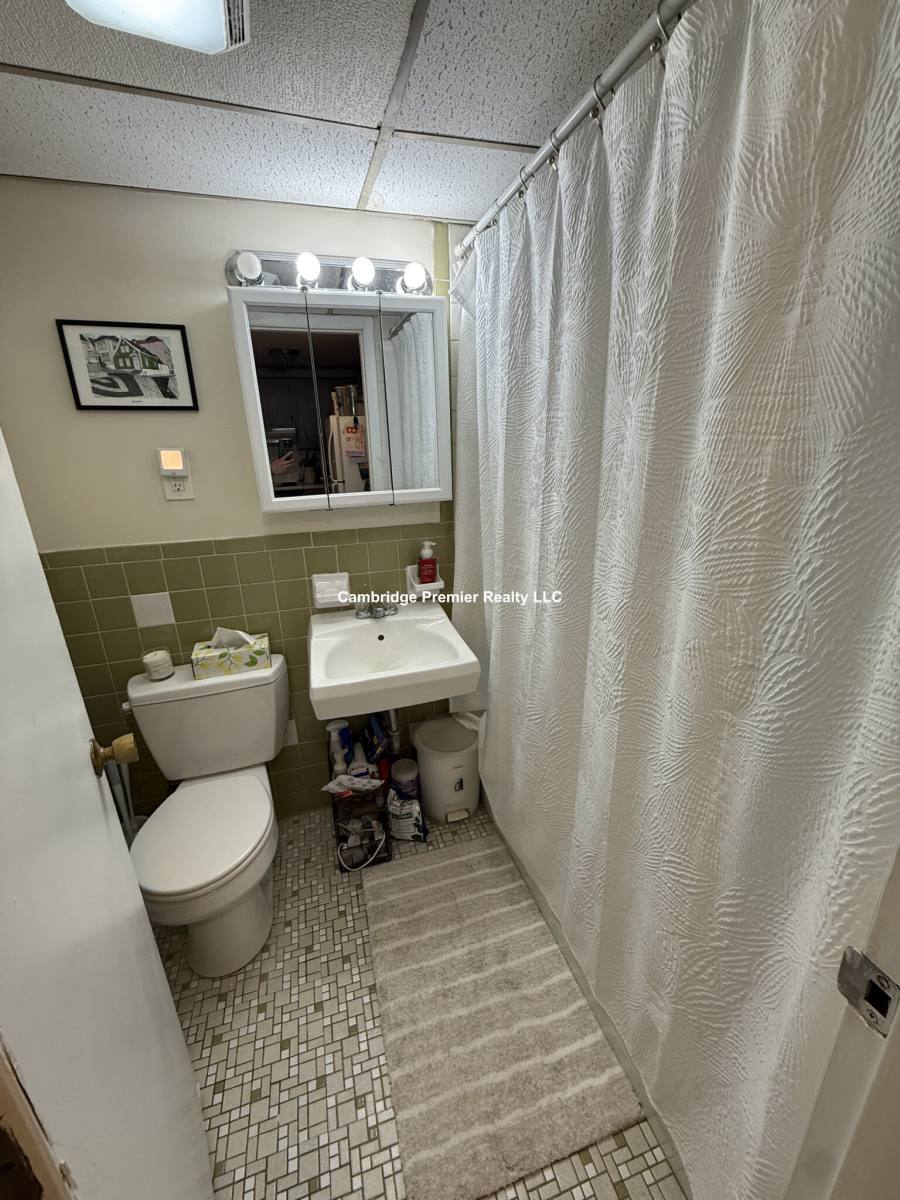 Apartment for rent at 102 Alpine St #2, Somerville, MA 02144