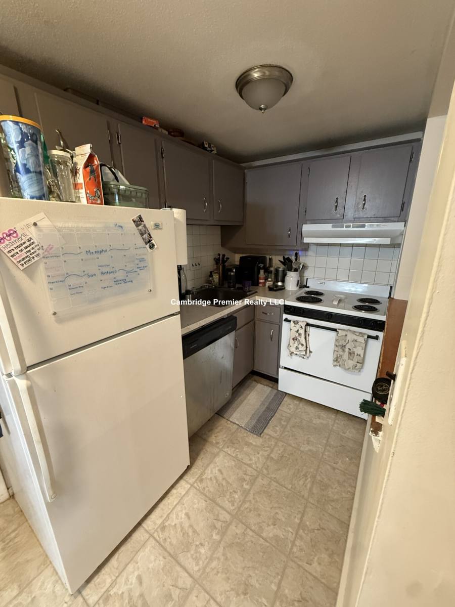 Apartment for rent at 102 Alpine St #2, Somerville, MA 02144