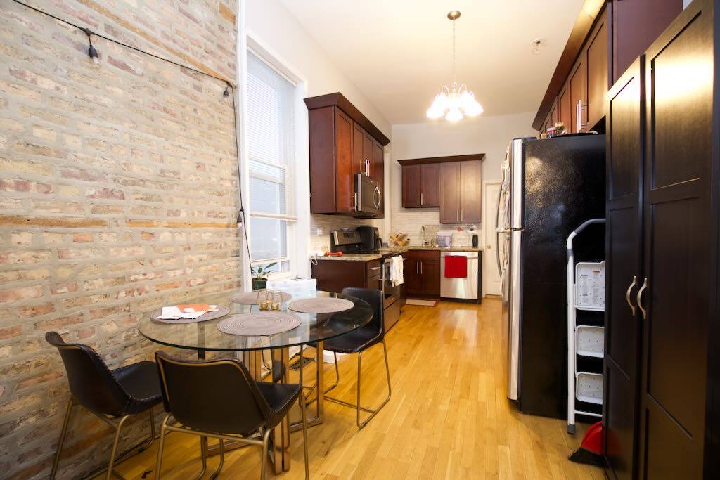 Apartment for rent at 1252 Greenview #3, Chicago, IL 60642