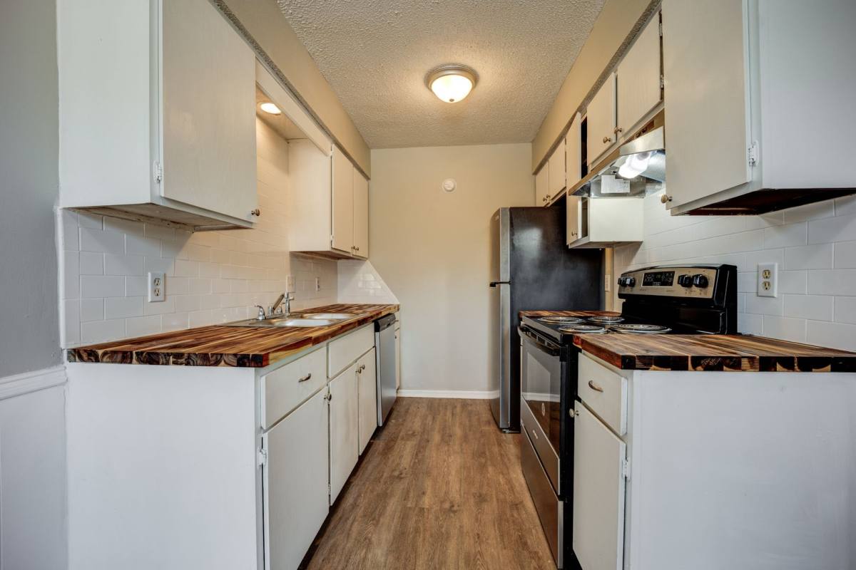 Apartment for rent at 2022 Phoenix Ave, Fort Smith, AR 72901