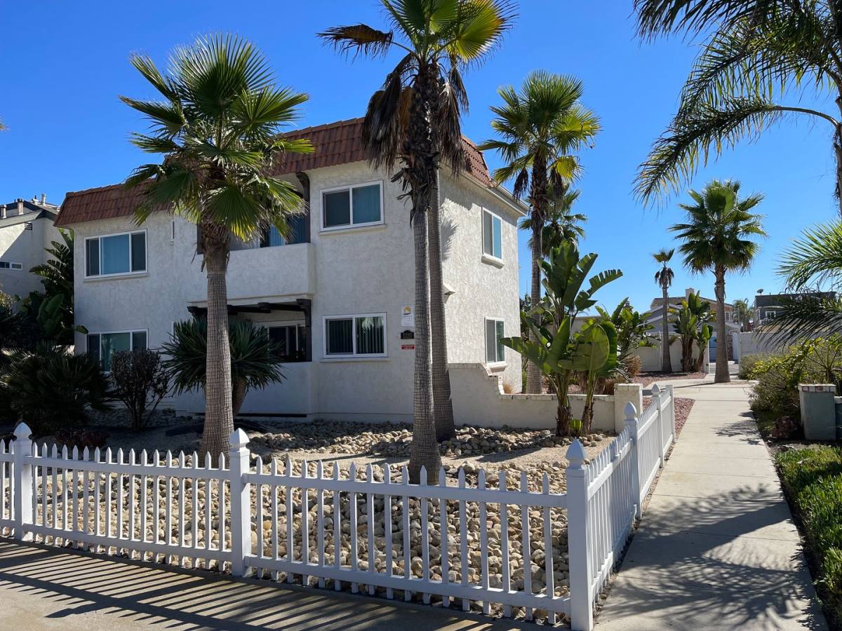 Apartment for rent at 5320 Driftwood St, Oxnard, CA 93035