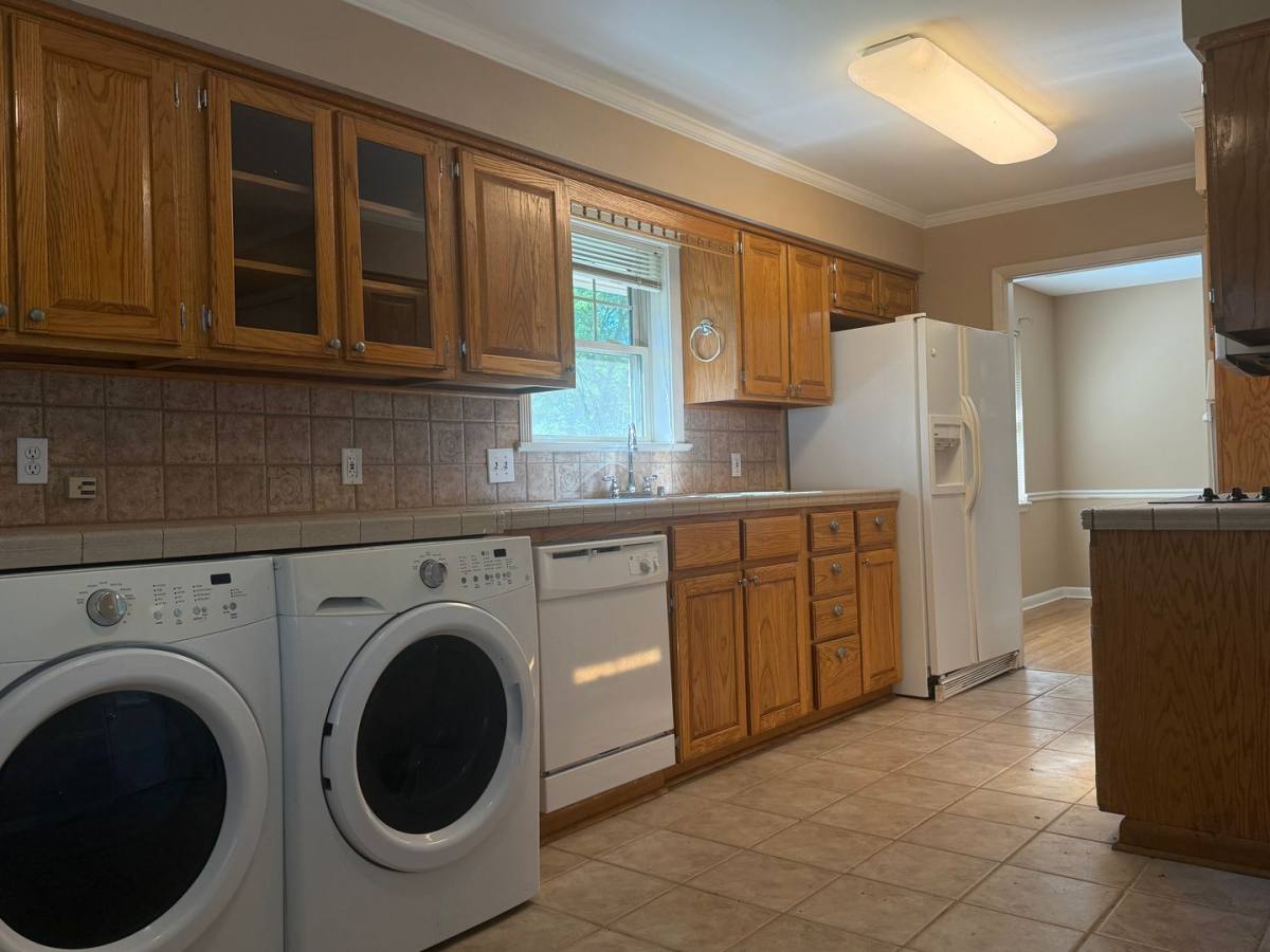 House for rent at 323 Auburn Dr, Little Rock, AR 72205