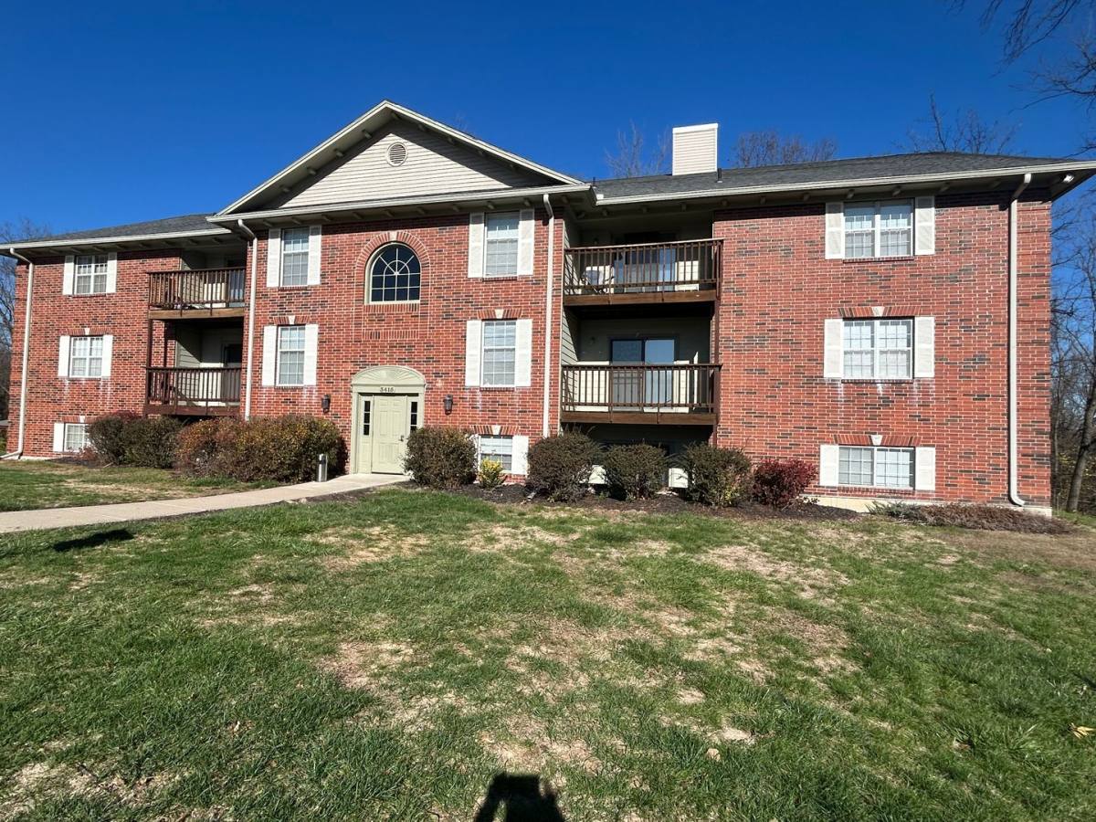Apartment for rent at 3403 NW Duncan Rd, Blue Springs, MO 64015