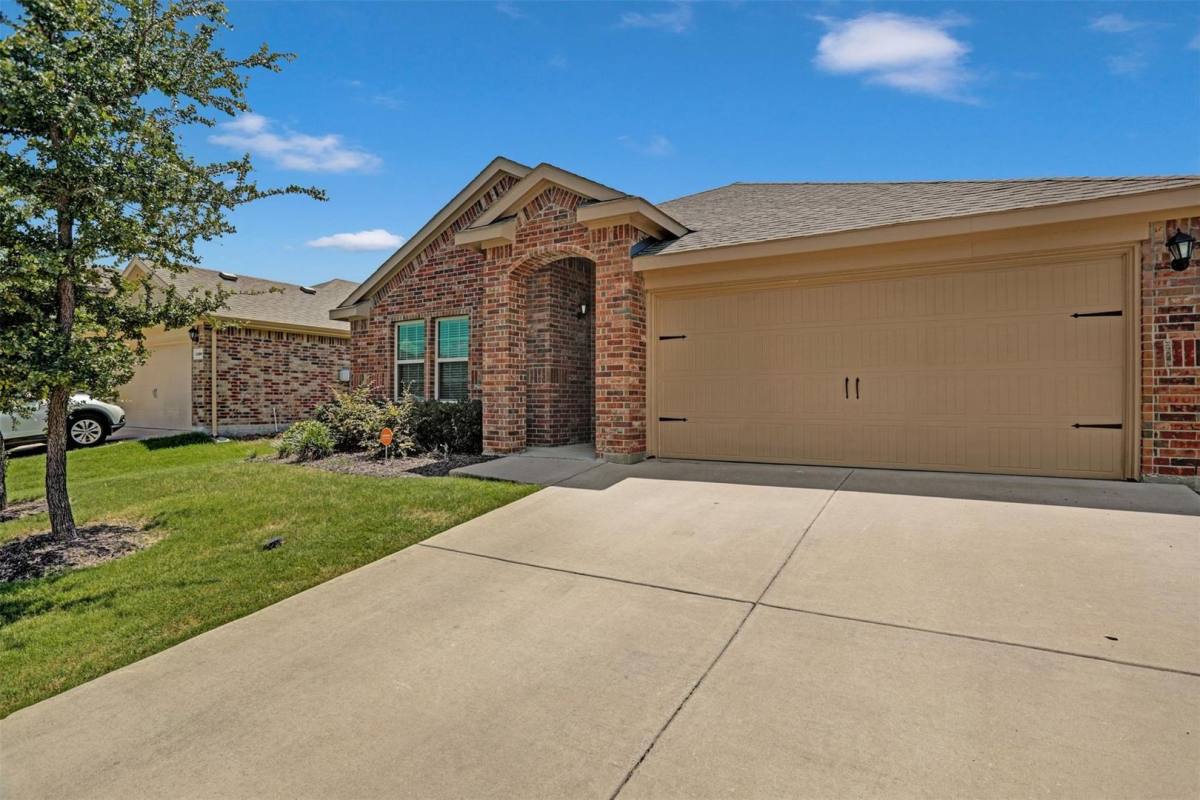 House for rent at 1111 Meadow Side Dr, Princeton, TX 75407