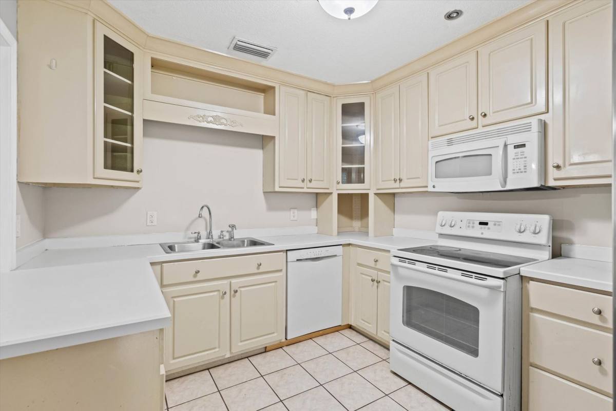 House for rent at 315 Azalea Circle W, Mobile, AL 36608