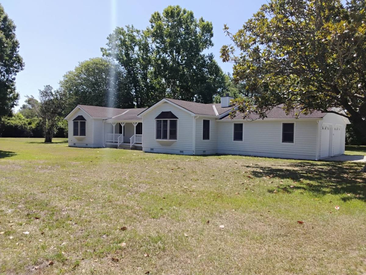 House for rent at 4331 Highway, Newport, NC 28570