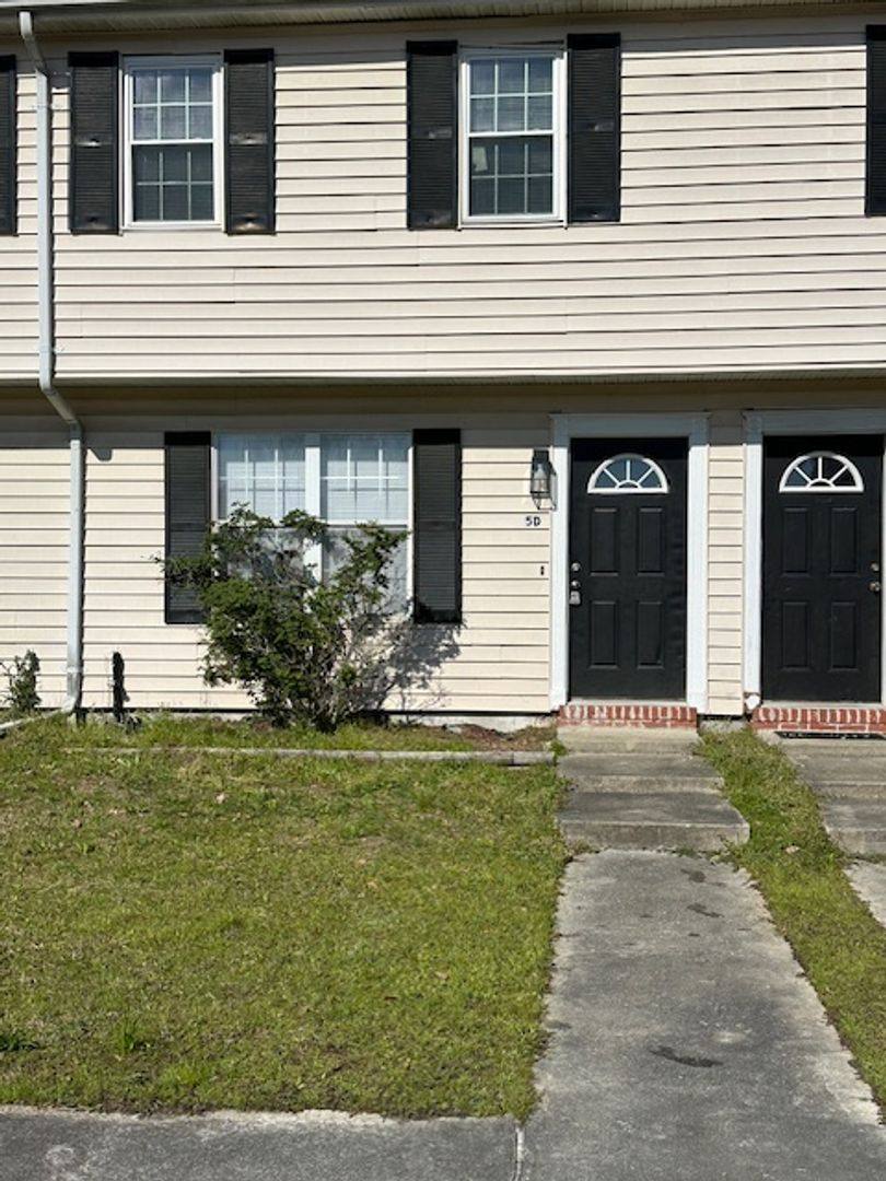 House for rent at 1100 Pineland Ave, Hinesville, GA 31313