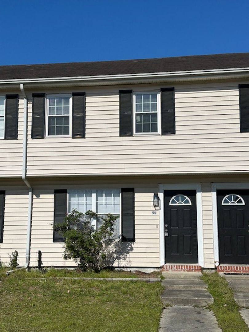 House for rent at 1100 Pineland Ave, Hinesville, GA 31313