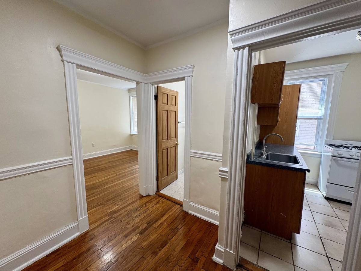 Apartment for rent at 364 Riverway St #18, Boston, MA 02115