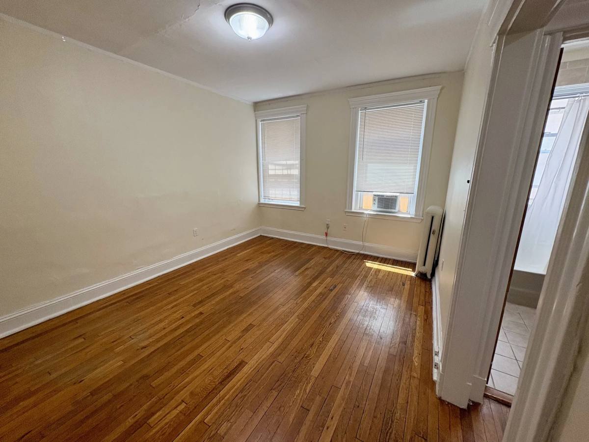 Apartment for rent at 364 Riverway St #18, Boston, MA 02115