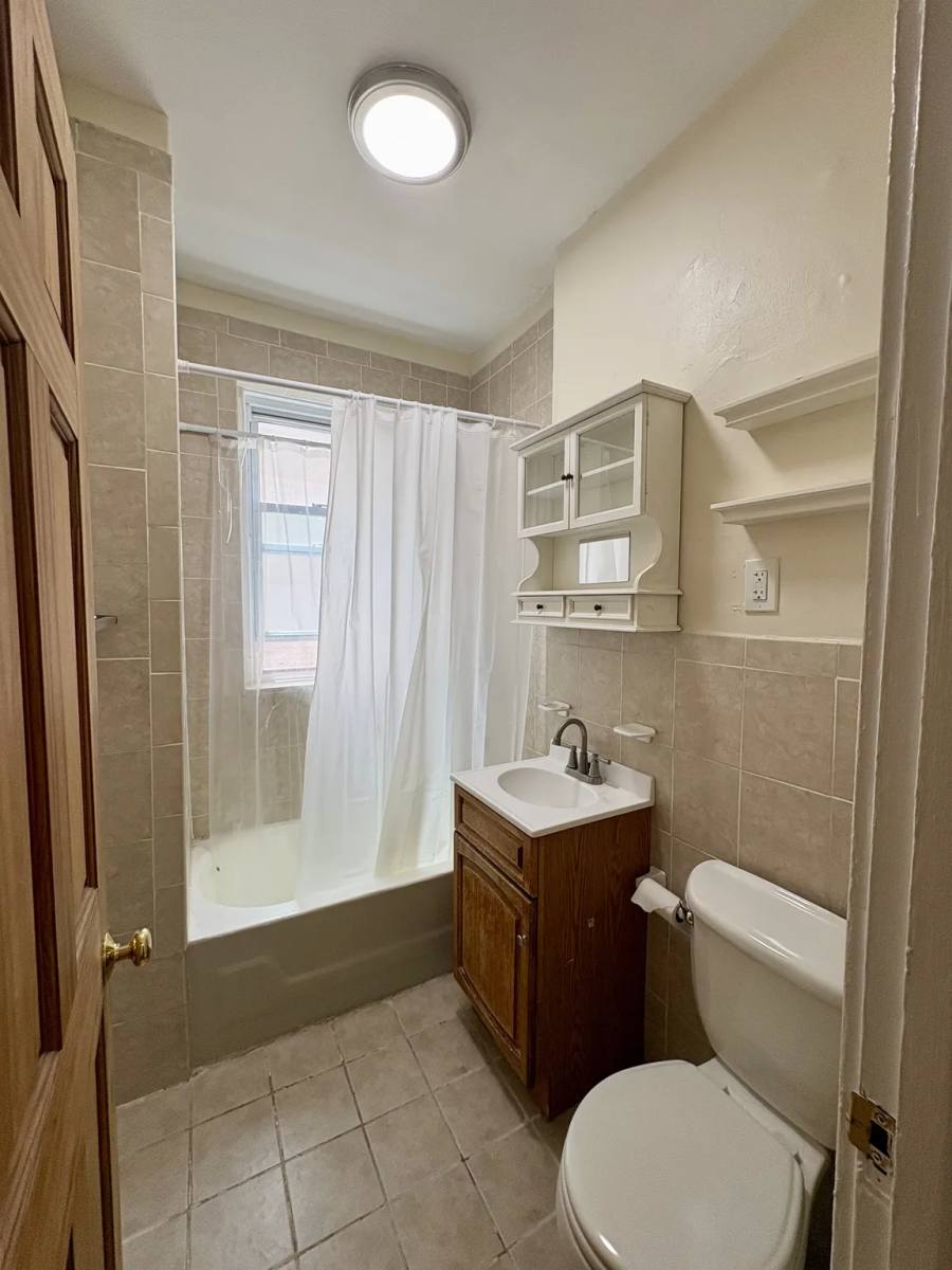 Apartment for rent at 364 Riverway St #18, Boston, MA 02115