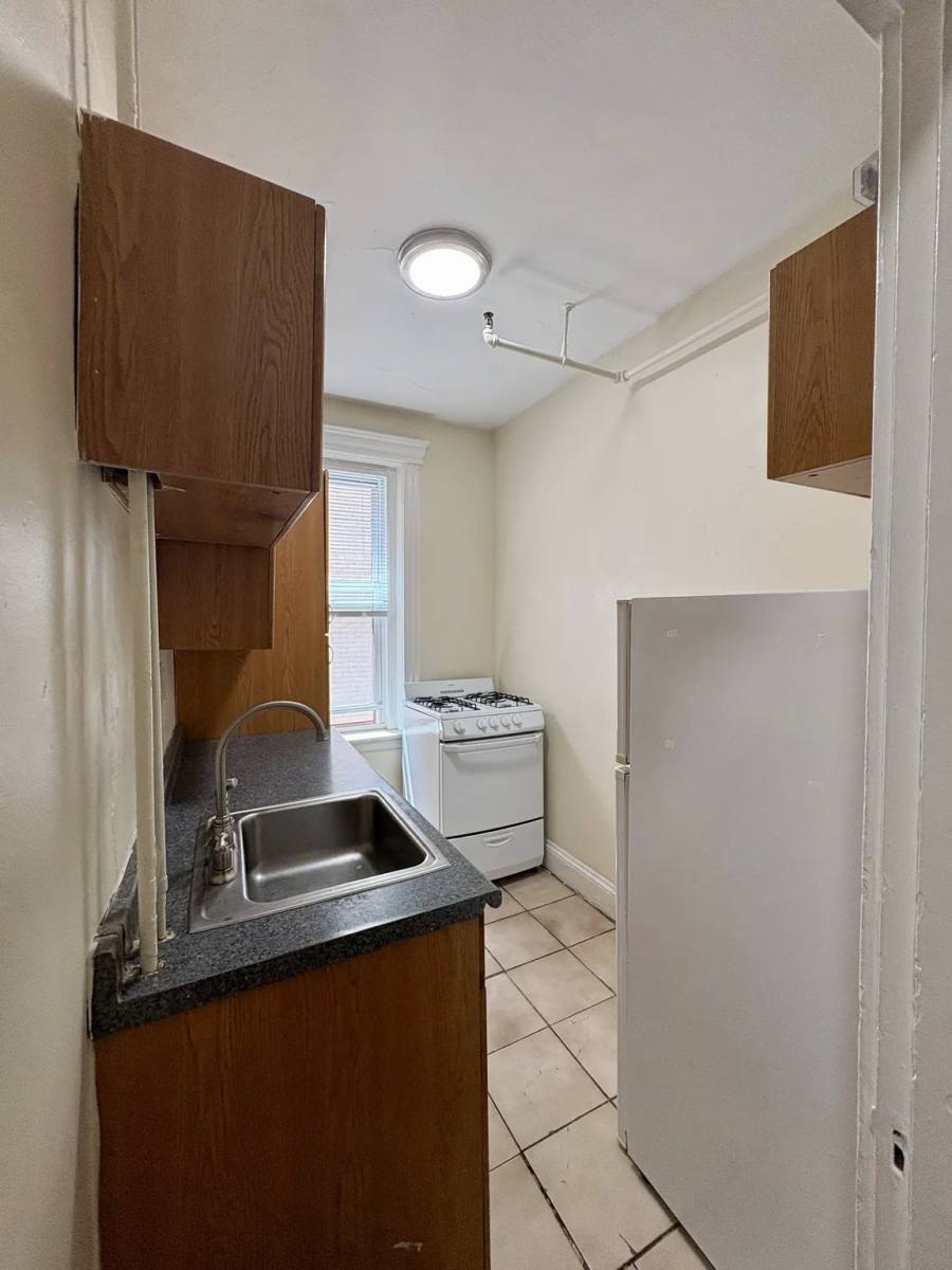 Apartment for rent at 364 Riverway St #18, Boston, MA 02115