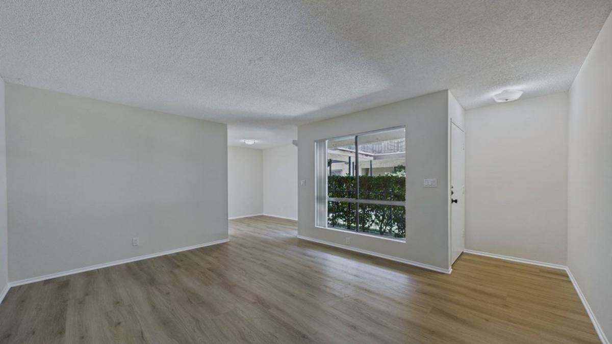 Apartment for rent at 425 Linwood Ave, Monrovia, CA 91016