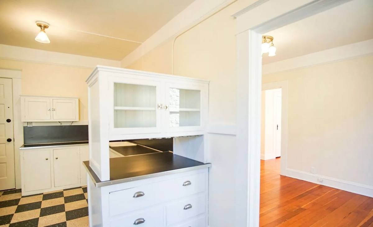 Apartment for rent at 2356 NW Irving St, Portland, OR 97210