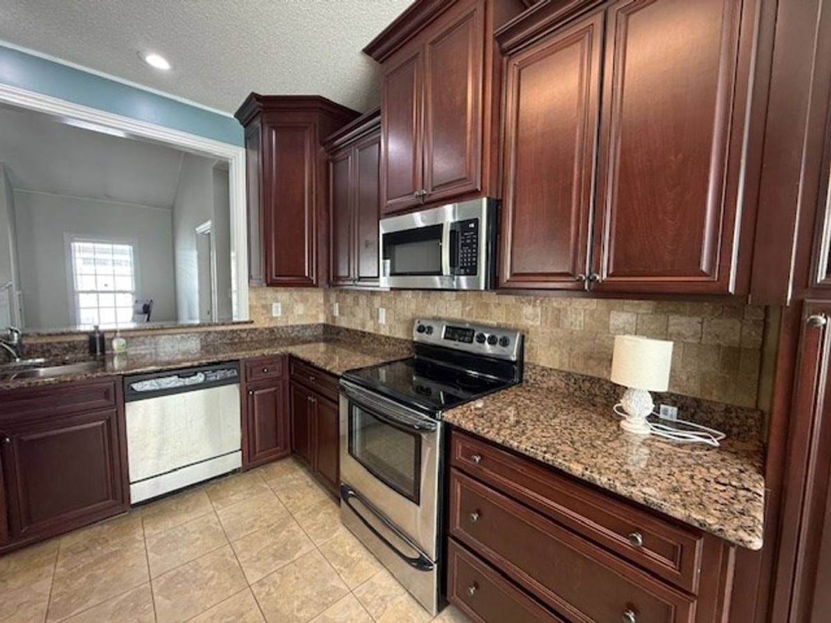 House for rent at 5026 Greyfield Place N, Valdosta, GA 31605