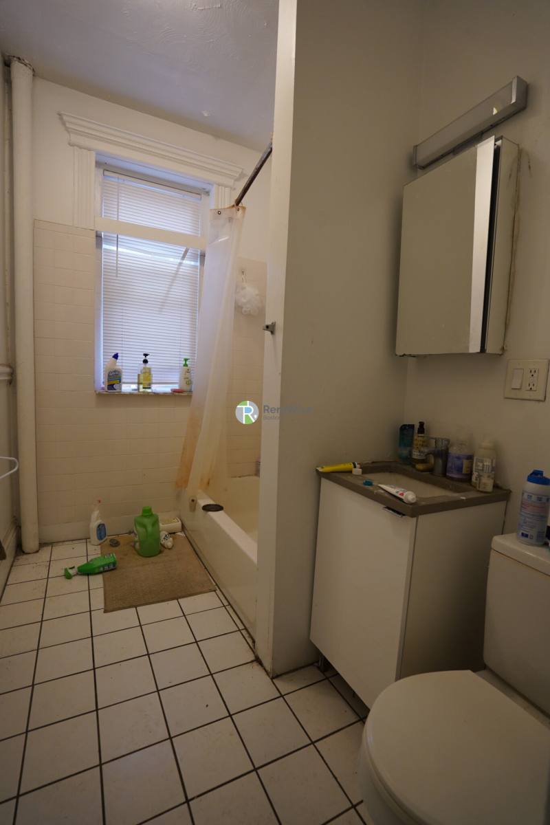 Apartment for rent at 1302 Commonwealth Ave #6, Allston, MA 02134