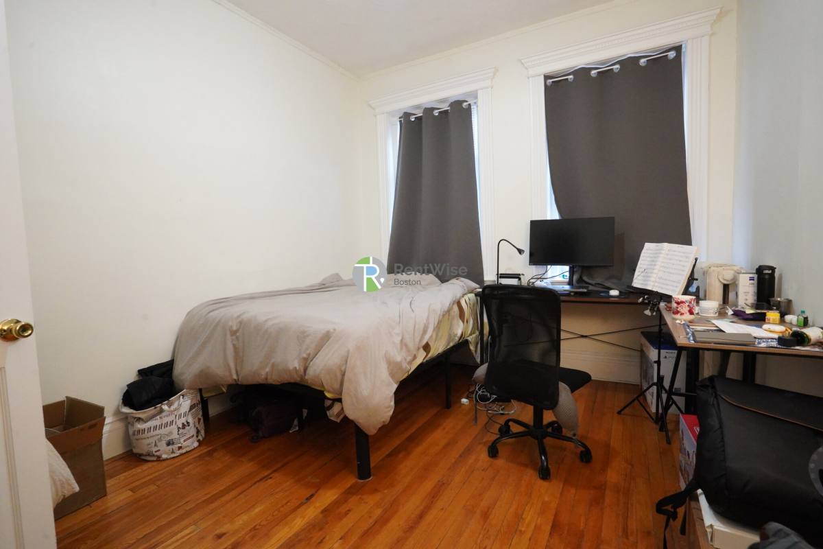 Apartment for rent at 1302 Commonwealth Ave #6, Allston, MA 02134