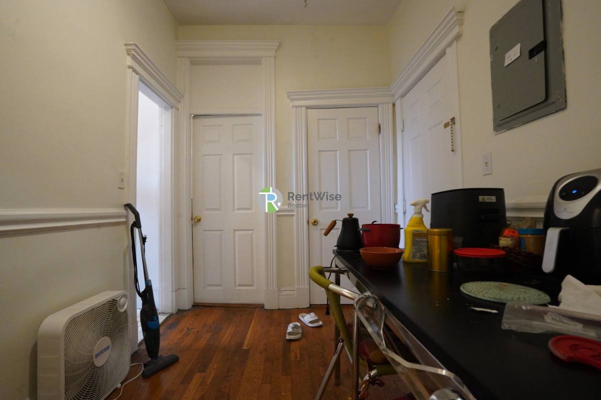 Apartment for rent at 1302 Commonwealth Ave #6, Allston, MA 02134