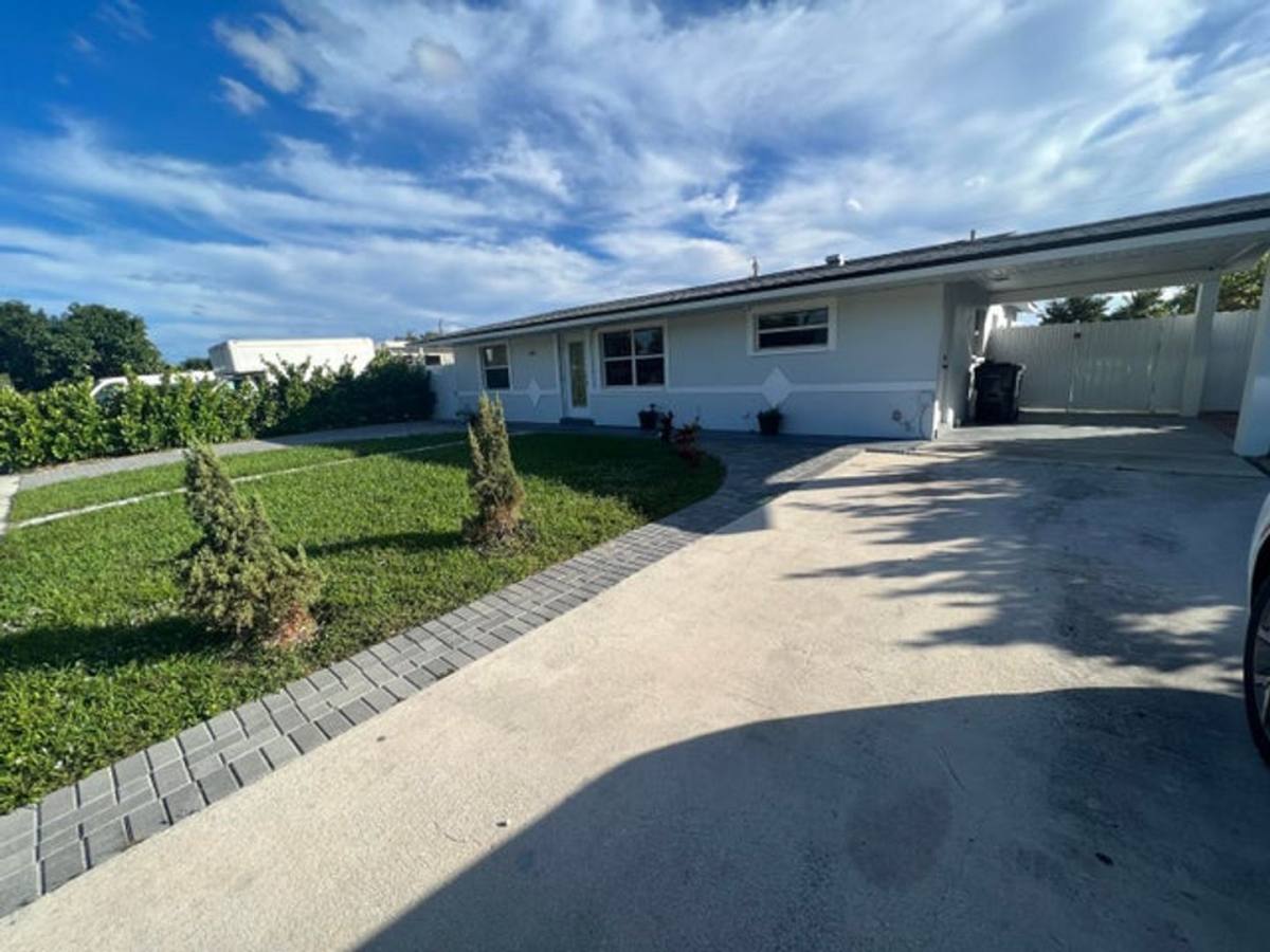 House for rent at 5858 Tarragon Dr, West Palm Beach, FL 33415