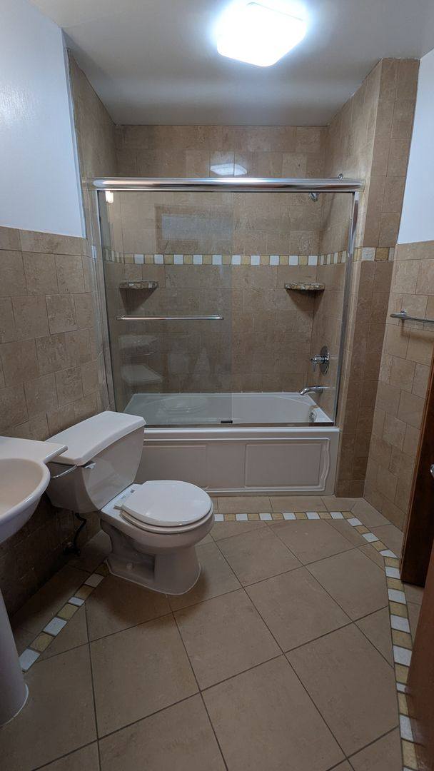 Apartment for rent at 2800 Mayfield Rd, Cleveland, OH 44118