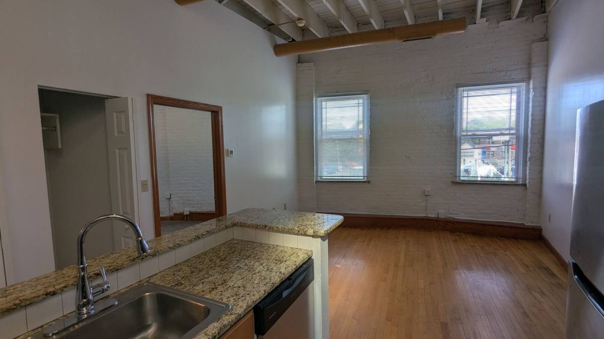 Apartment for rent at 2800 Mayfield Rd, Cleveland, OH 44118