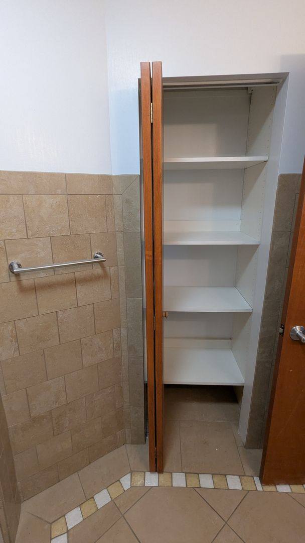Apartment for rent at 2800 Mayfield Rd, Cleveland, OH 44118