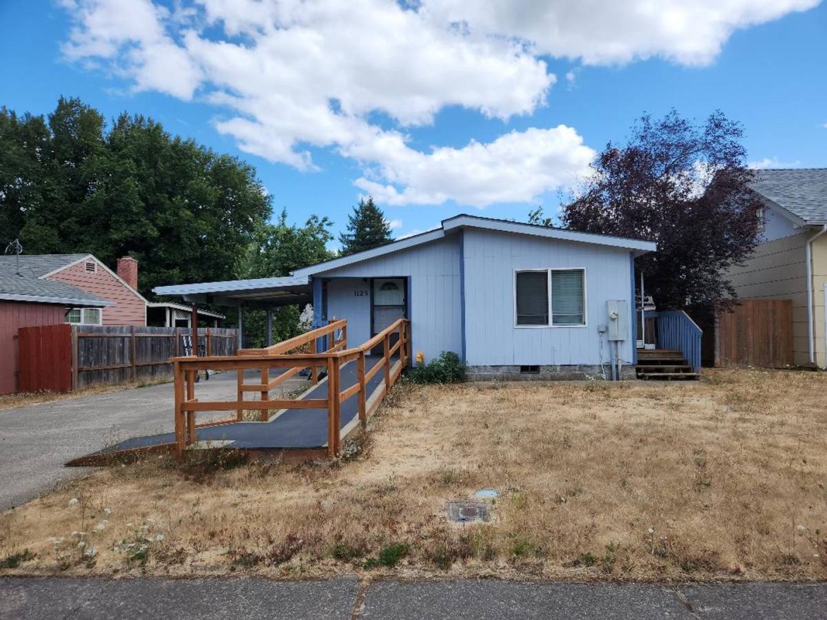 House for rent at 1125 2nd Ave, Sweet Home, OR 97386