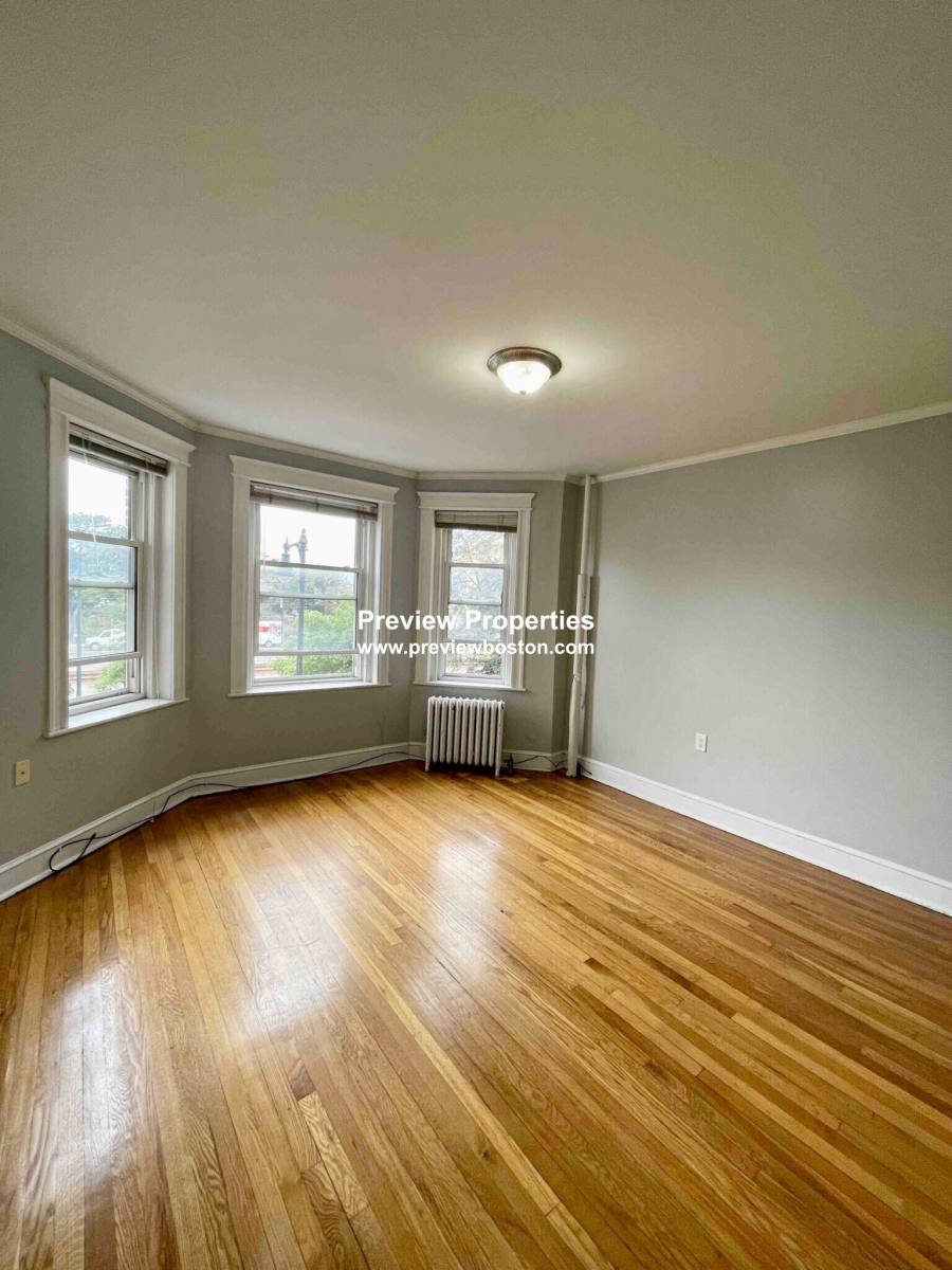 Apartment for rent at 1637 Commonwealth Ave #8P, Brighton, MA 02135