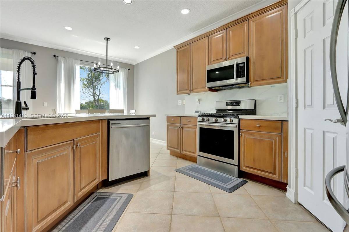 House for rent at 4450 Banyan Trails Dr, Pompano Beach, FL 33073