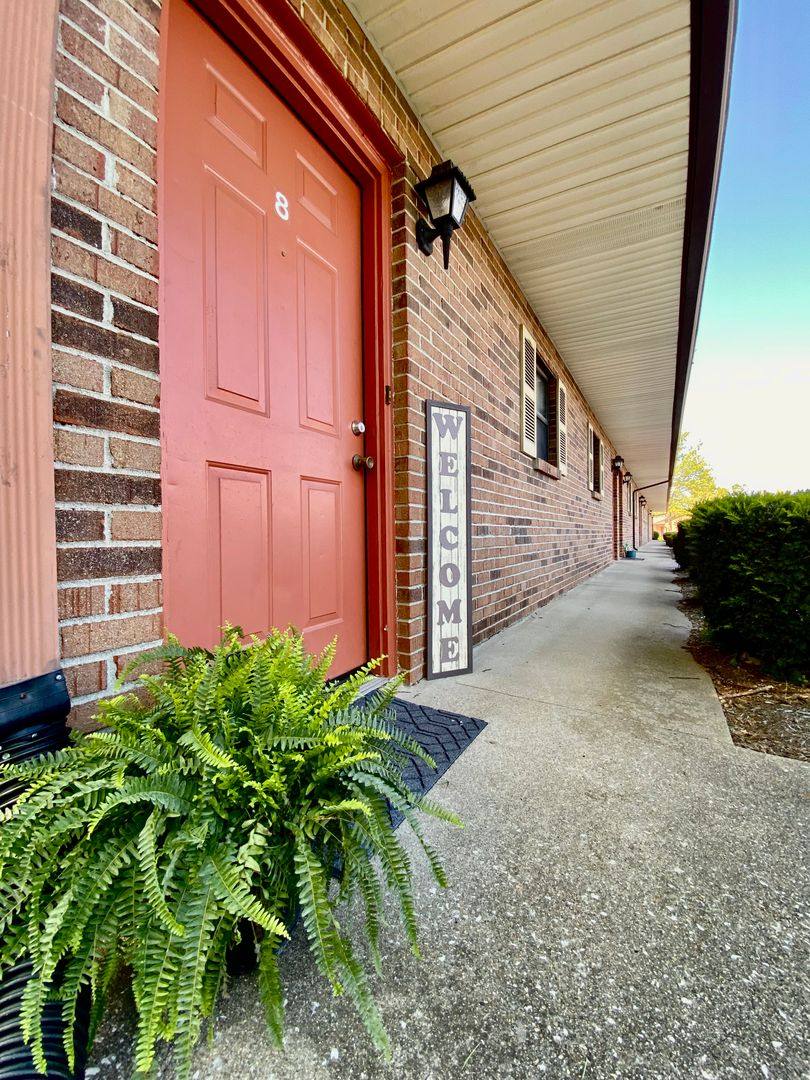 Apartment for rent at 386 Gibson Lane, Richmond, KY 40475