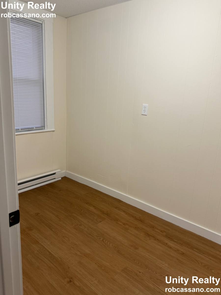 Apartment for rent at 218 Middlesex Ave #2, Medford, MA 02155