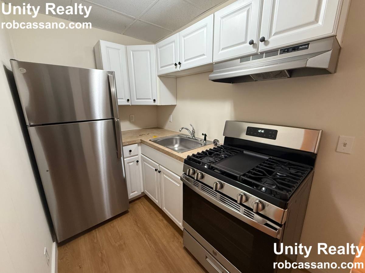 Apartment for rent at 218 Middlesex Ave #2, Medford, MA 02155